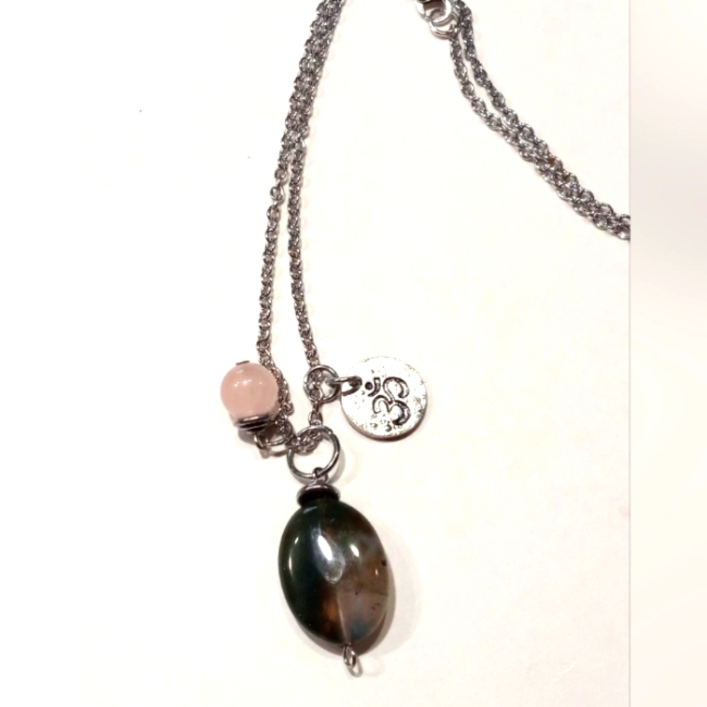 OM AUM And Agate Quartz Necklace Hindu Silver Tone Inner Peace